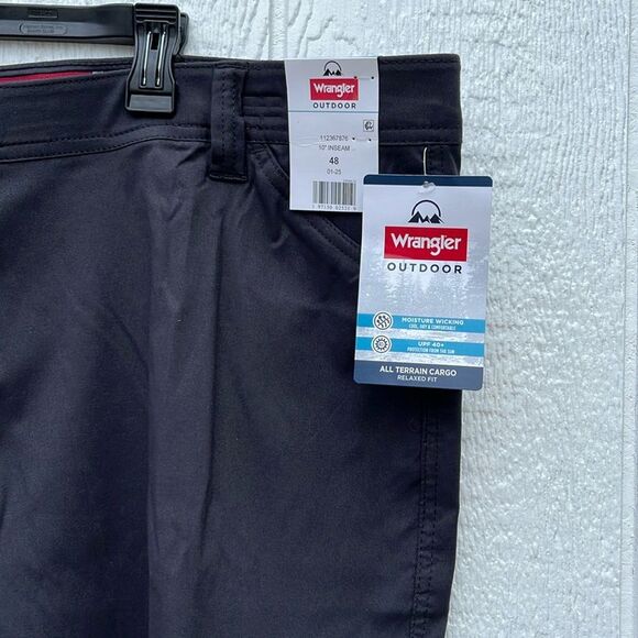 Men's Outdoor Performance Zip Cargo Short with UPF 50+ Size 48 - Picture 4 of 11